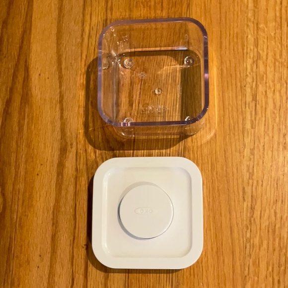 OXO - Pop Container - Small Square Mini - 0.4qt/0.4L -- EUC - Picture 2 of 6